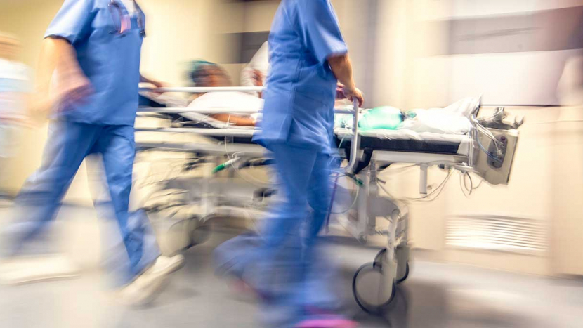Nemocnice kvůli přesčasům omezí počet lůžek, někde zavřou oddělení