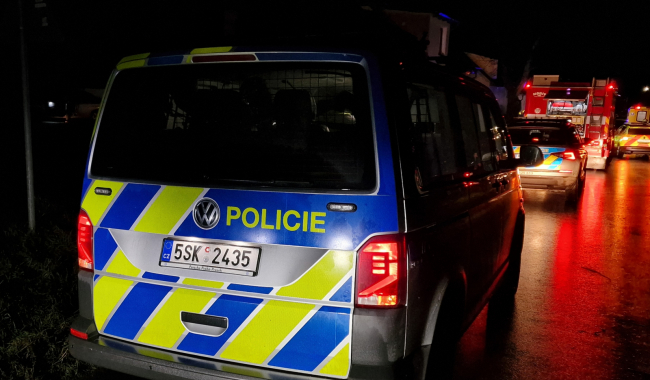 NOČNÍ DRAMA V KOZÁROVICÍCH: Anonym nahlásil bombu na diskotéce, policie evakuovala na 500 lidí!