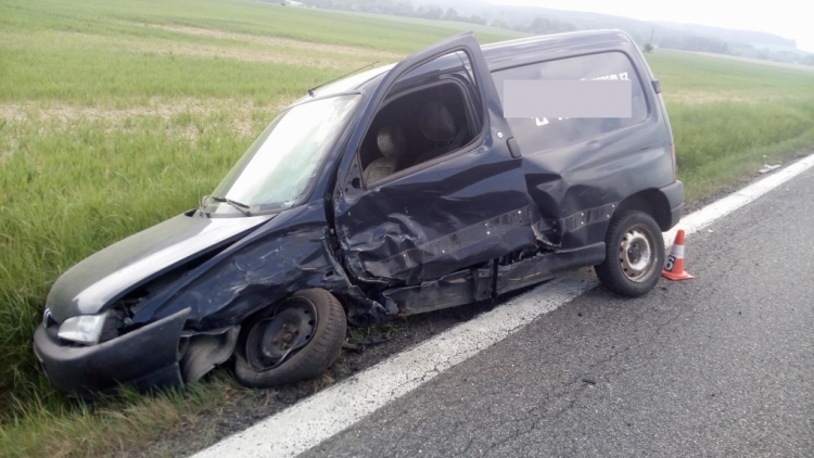 Právě teď: K dopravní nehodě dvou osobních vozidel došlo u Březnice, na místě jsou dvě zraněné osoby