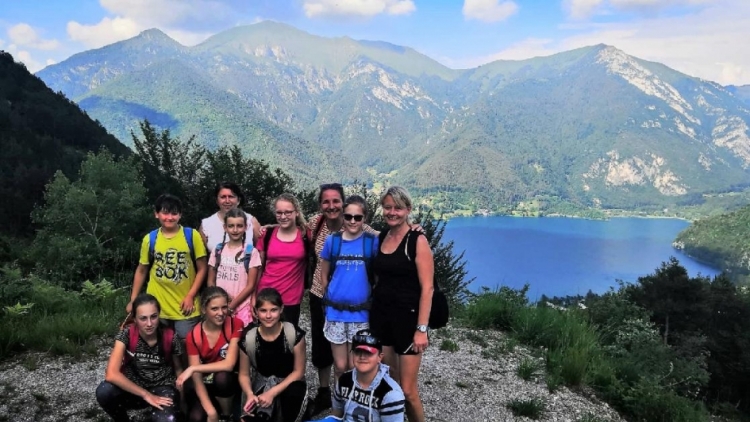 Čtyřicet pět žáků Základní školy 28. října navštívilo údolí Valle di Ledro