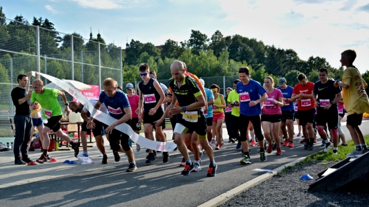 Olympijský běh navštívil Příbram, na startu stanulo přes 60 běžců