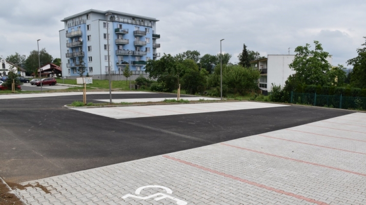 Pro příbramské řidiče i přespolní se otevírá další nové parkoviště u Drkolnova