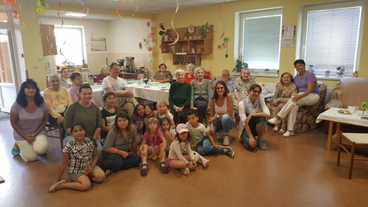 Děti z Bedny znovu zavítaly do Domova seniorů Maják
