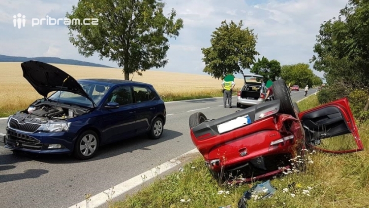 Policie hledá svědky dopravní nehody v Rožmitálu pod Třemšínem