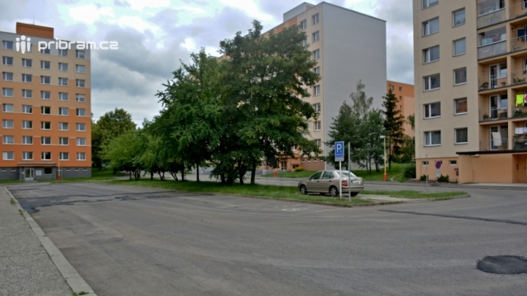 UPOZORNĚNÍ: Veřejné slyšení v záležitosti parkování na sídlišti Drkolnov mění termín