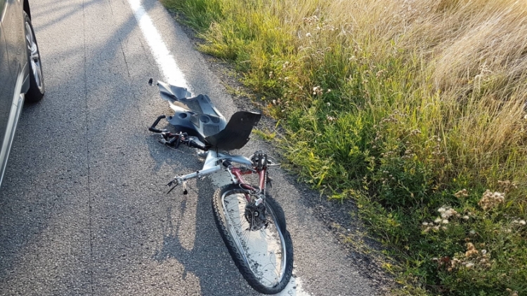 Aktuálně: Tragická dopravní nehoda na Příbramsku. Cyklista nepřežil střet s autem