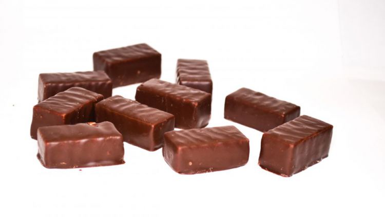 Zloděj ukradl 150 čokolád