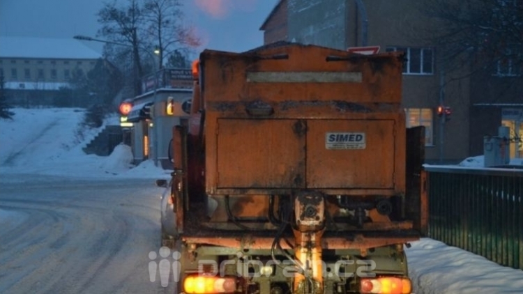 Kraj nebude v zimě udržovat nevyužívané silnice, ušetří miliony