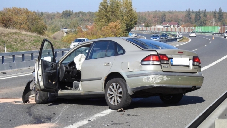 Aktuálně: Namol opilý řidič způsobil dopravní nehodu na dálnici D4