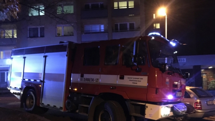 Nahlášený požár přivolal na sídliště hasiče