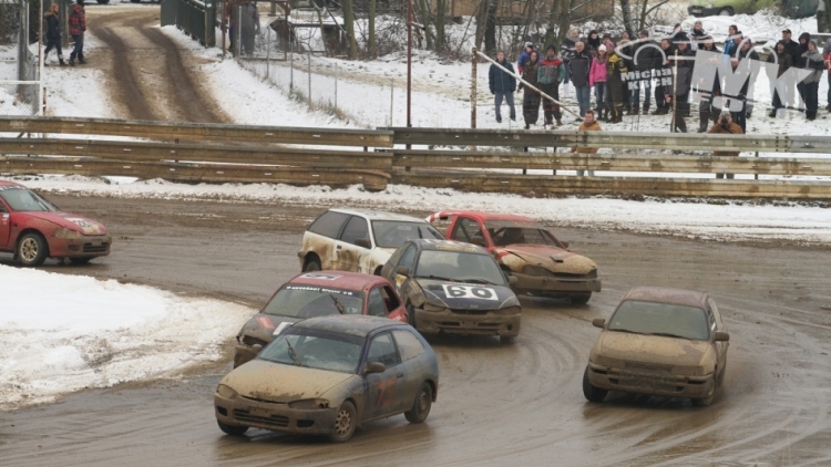 Přijďte se podívat na Silvestrovský rallycross do Sedlčanské kotliny