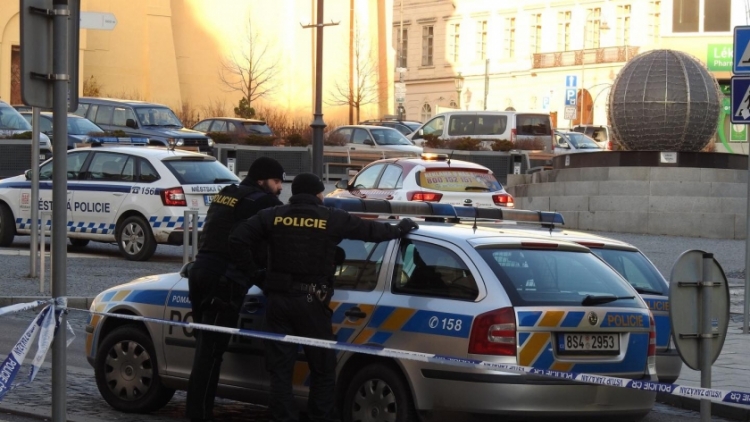 Policie dnes zřejmě obviní muže kvůli přepadení banky v Příbrami
