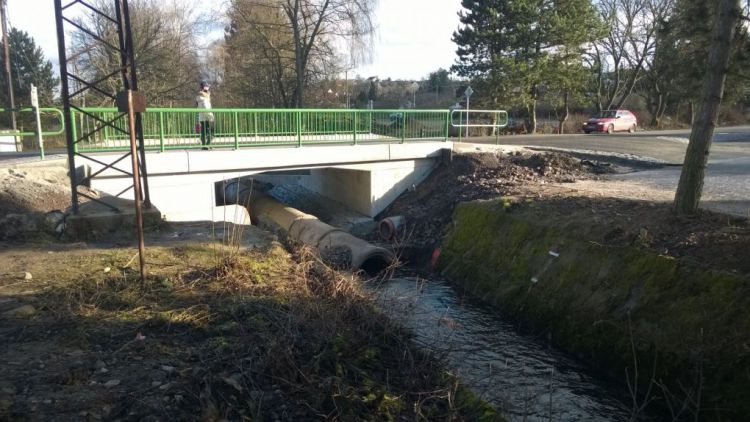 Most přes Litavku je po několika měsících opět v provozu