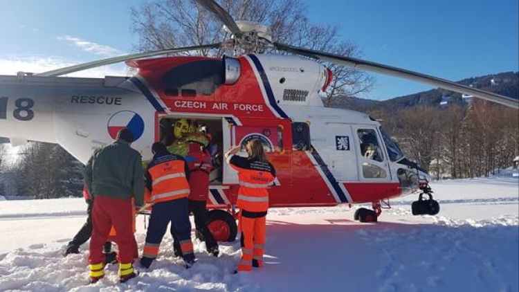 Zraněný snowboardista opouštěl Kvasejovice v záchranářském vrtulníku