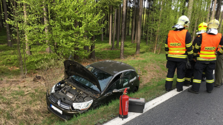 Dopravní nehoda zaměstnává záchranné složky u Věšína