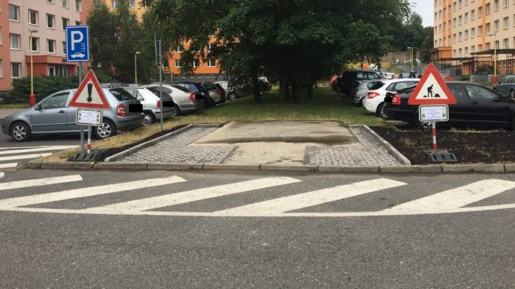 Obyvatelé Drkolnova se dočkali dalších parkovacích míst