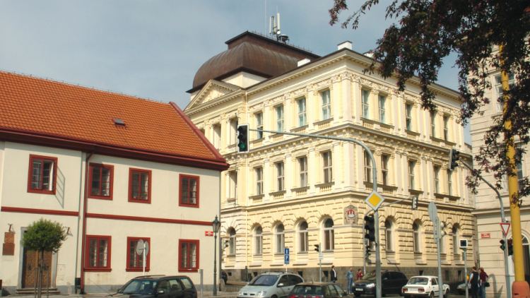 Příbramská radnice bude mít opravenou fasádu a okna za 3 miliony korun