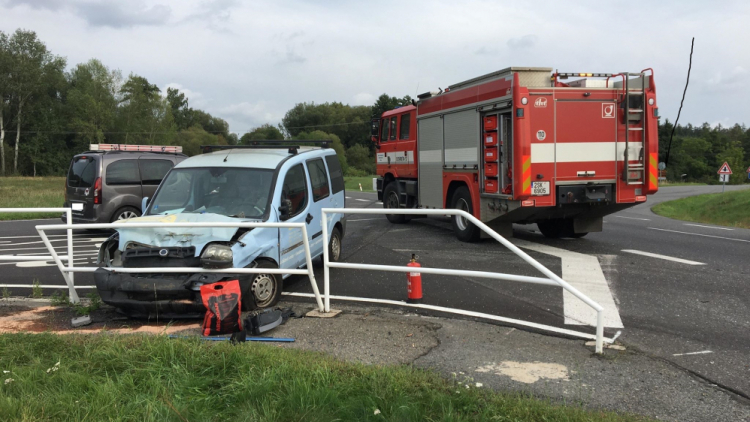Dopravní nehoda u Višňové si vyžádala dvě zraněné osoby