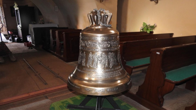 Nový zvon se v Kamýku nad Vltavou rozezní tuto neděli