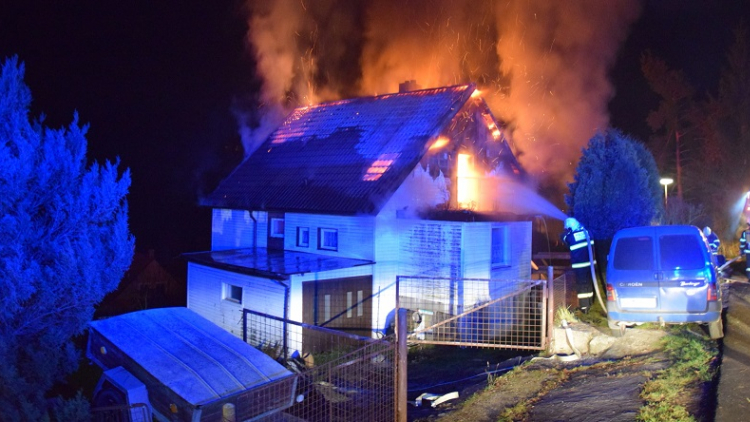 Požár rodinného domu v Solenicích způsobil škodu za tři miliony