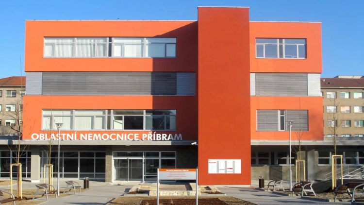 Příbramská nemocnice v souvislosti s útokem v Ostravě zvýšila dohled
