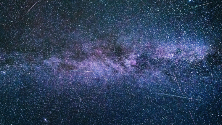 Čeká nás nebeská podívaná. S každou hodinou na obloze zazáří až 110 meteorů