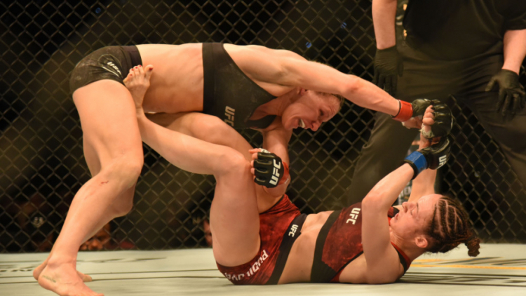 Lucie Pudilová rozhodující zápas v UFC prohrála