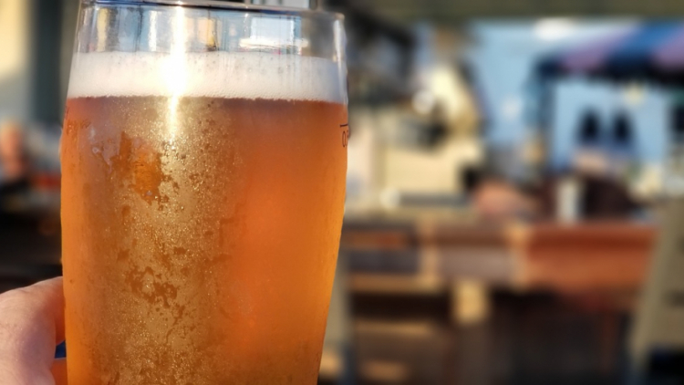 Změny v DPH u piva vyvolávají u restauratérů emoce. Bojí se kontrol a konkurenčních bojů