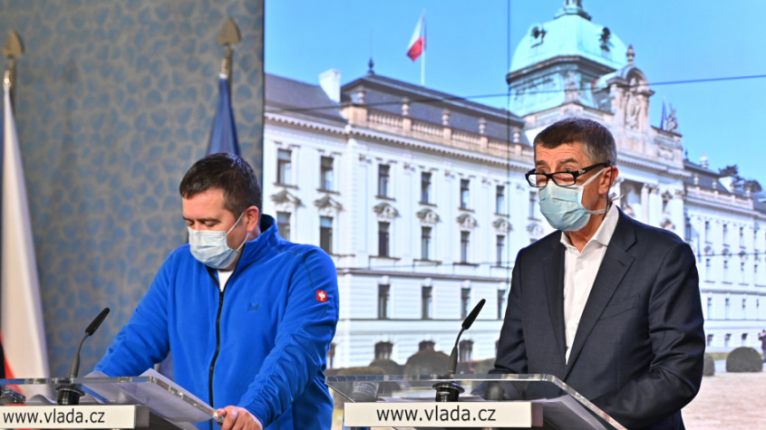 Vláda prodloužila omezení volného pohybu osob v ČR do 1. dubna