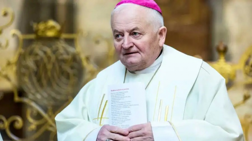 Stav biskupa Herbsta hospitalizovaného s koronavirem se zlepšil