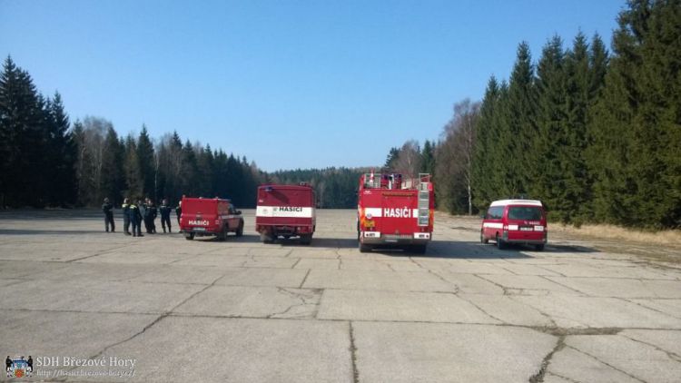 Březohorší hasiči cvičili jízdu se zásahovými vozidly