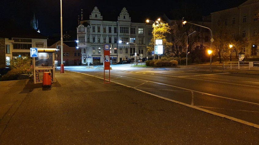 Podívejte se na liduprázdnou Příbram v době zákazu nočního vycházení