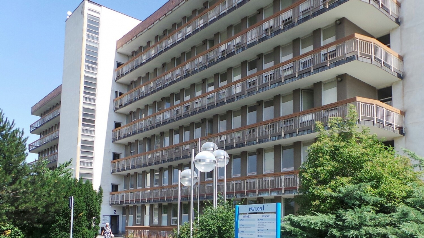 Nemocnice ve středních Čechách akutně poptávají 40 lékařů a 110 sester