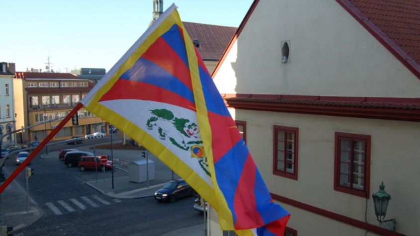 Tibetská vlajka na budově příbramské radnice nebude vyvěšena