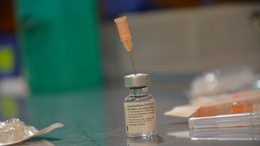 Očkovat proti covidu se chce podle průzkumu 59 % lidí, třetina ne