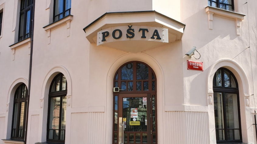 Česká pošta od dubna zdraží o pět korun doporučená psaní i poštovní poukázky
