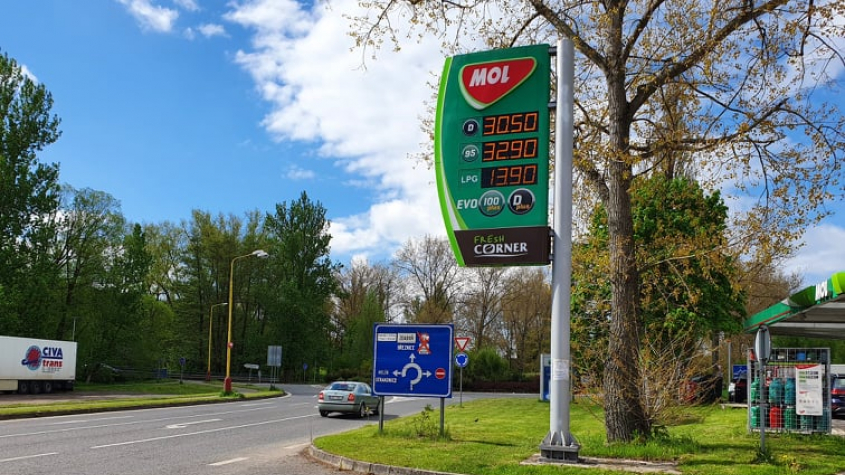 Pohonné hmoty ve Středočeském kraji dál zdražují, cena benzinu se přehoupla přes 32 Kč/l