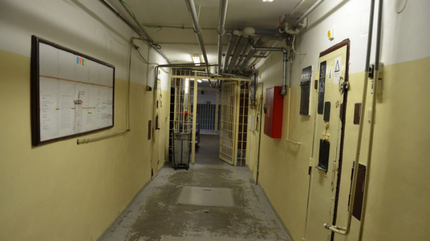 GIBS stíhá 15 dozorců věznice v Rýnovicích kvůli fyzickému trestání vězňů