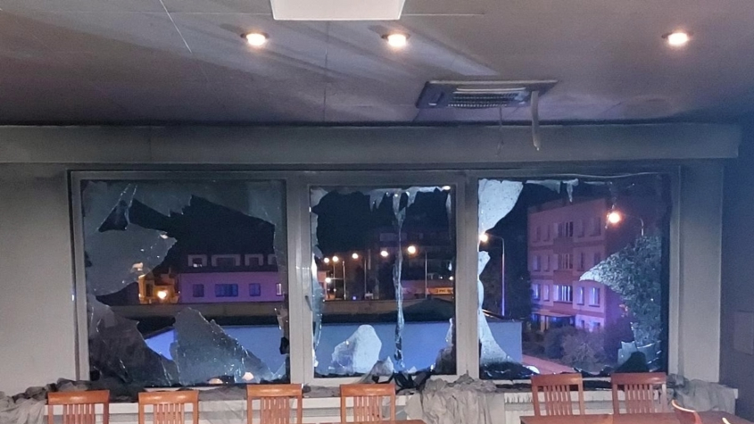 Požár fasády hotelu v Berouně způsobil škodu asi 15 milionů korun