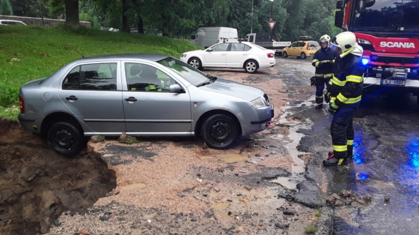 Lidé ze severu Čech, které postihly povodně, mohou žádat o mimořádnou dávku
