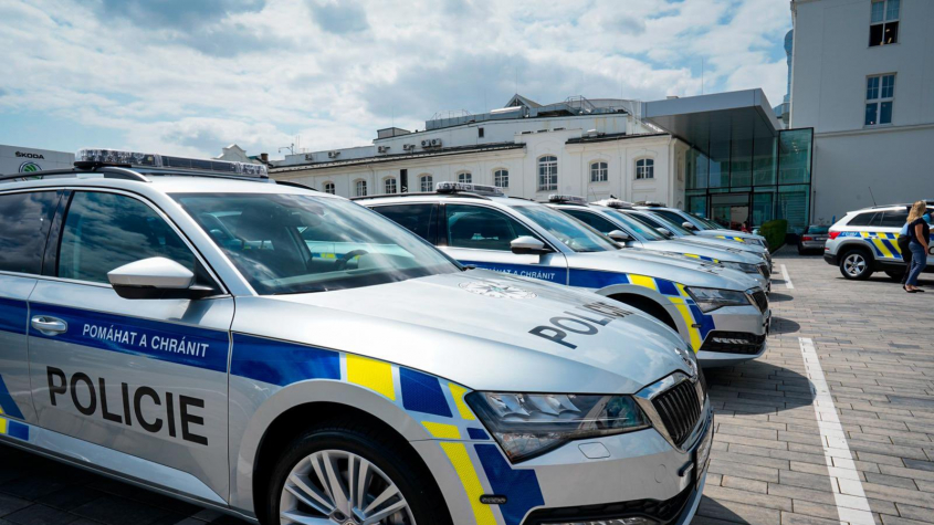 Policie si slavnostně převzala přes 500 vozů Škoda Superb a Kodiaq