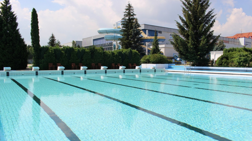 Provozovatel venkovního bazénu v Příbrami eviduje rekordní propad návštěvnosti