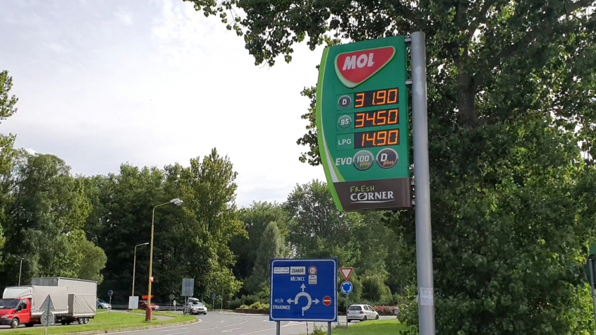 Benzin ve středních Čechách od minulého týdne mírně zdražil, nafta mírně zlevnila