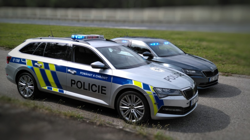 Středočeská policie má nový Superb s nejmodernějším radarem k měření rychlosti