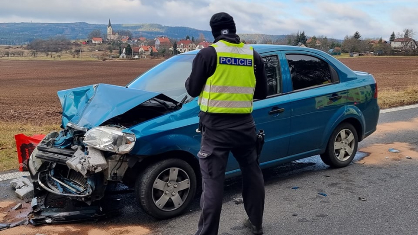 Policisté pátrají po řidiči, který u Hluboše způsobil dopravní nehodu