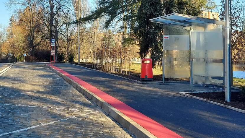 Autobusová zastávka v ulici Čs. armády je opět v provozu