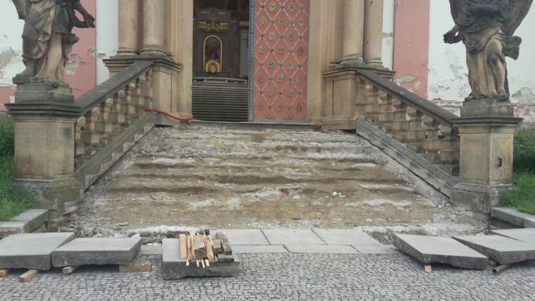 Rekonstrukce Svaté Hory pokračuje, už zmizely schody