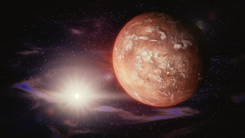 Příští rok bude částečné zatmění Slunce i pohled na velmi jasný Mars