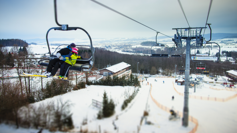 Středočeská zimní střediska nabízejí stále slušné podmínky k lyžování