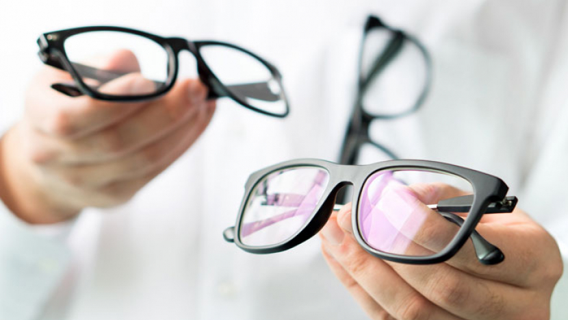Dva roky covidu optikám neublížily, lidé za brýle utráceli naopak více, říká příbramský optik